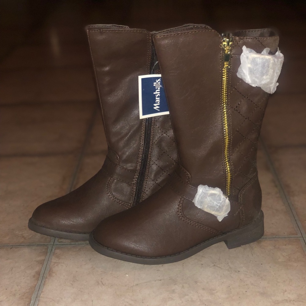 Size 12 Little Girl Fall/ Winter Boots (Brown)